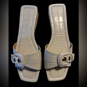 Veronica Beard Davina Mules Sandals 9.5